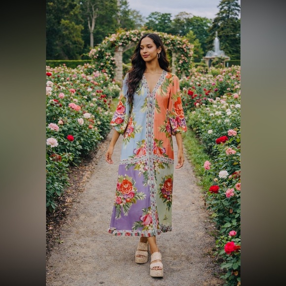 💃🏻RARE💃🏻 Farm Rio x Anthropologie Long-Sleeve V-Neck Maxi Dress size M. - Picture 2 of 12